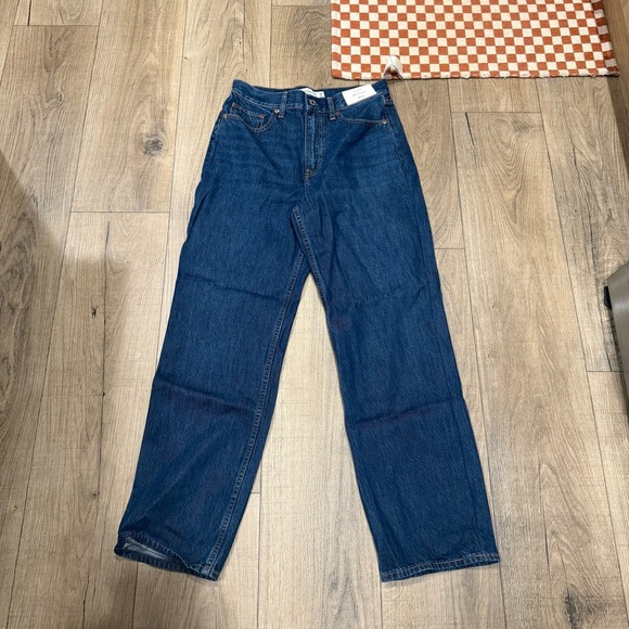 Abercrombie & Fitch High-Rise Blue Jeans Classic Fit NWT - Picture 1 of 4